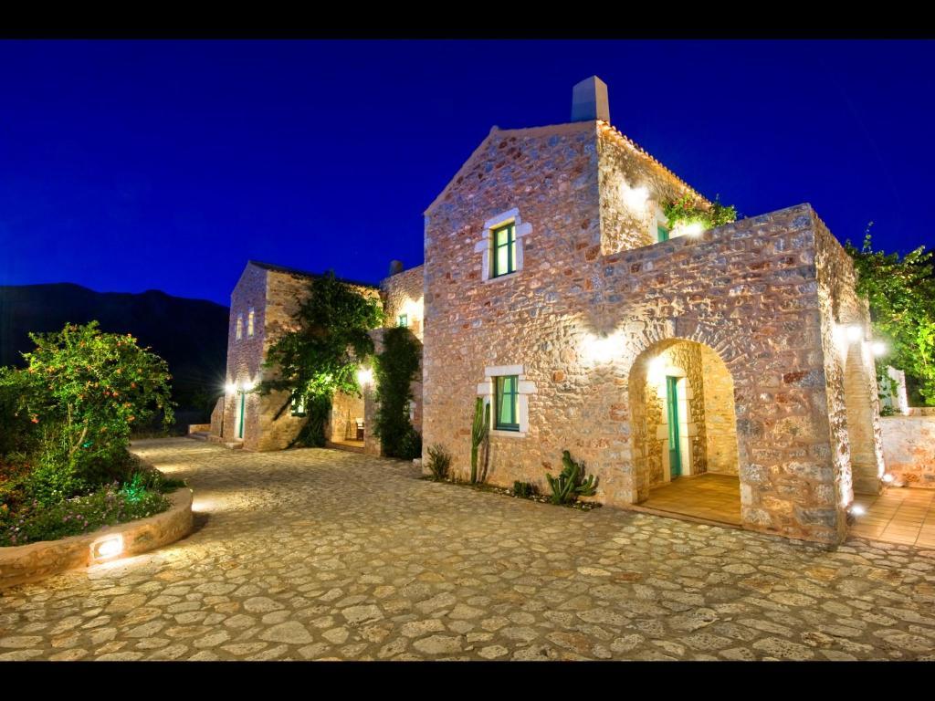 Pandora Aparthotel Pyrgos Dirou Exterior photo