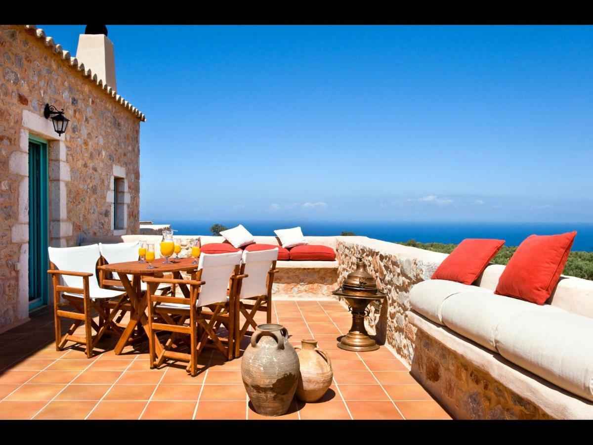Pandora Aparthotel Pyrgos Dirou Exterior photo
