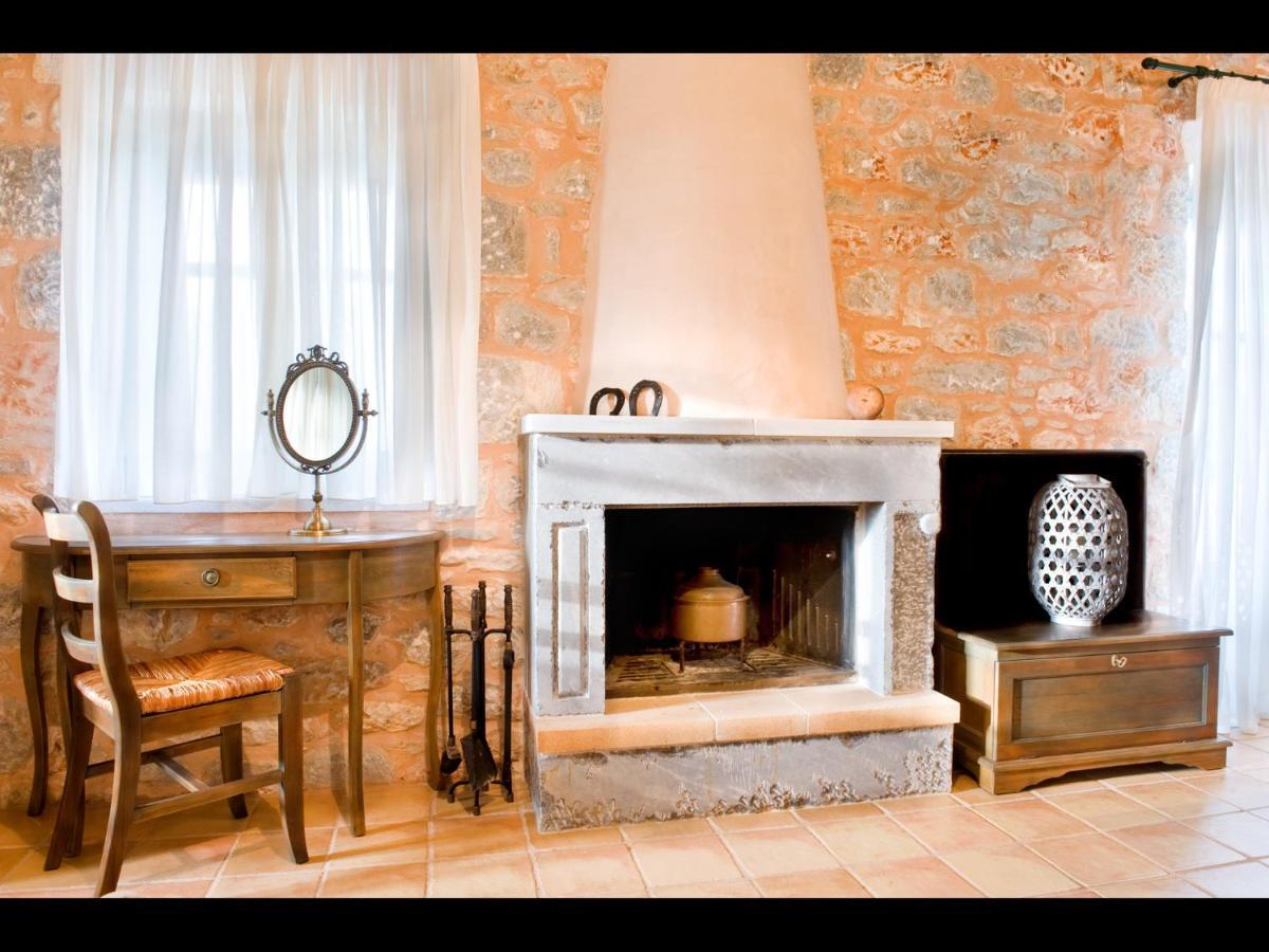 Pandora Aparthotel Pyrgos Dirou Room photo